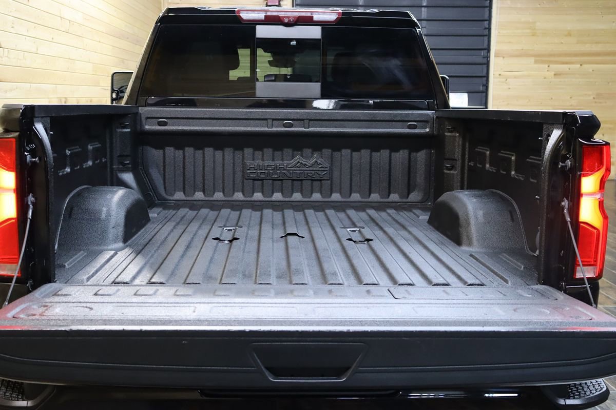 Used 2024 Chevrolet Silverado 2500 High Country w/ High Country Premium Package AWD/4WD image 35