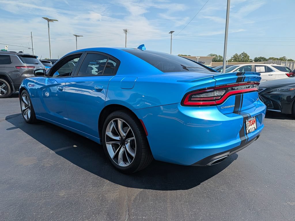 Used 2016 Dodge Charger R/T RWD image 4