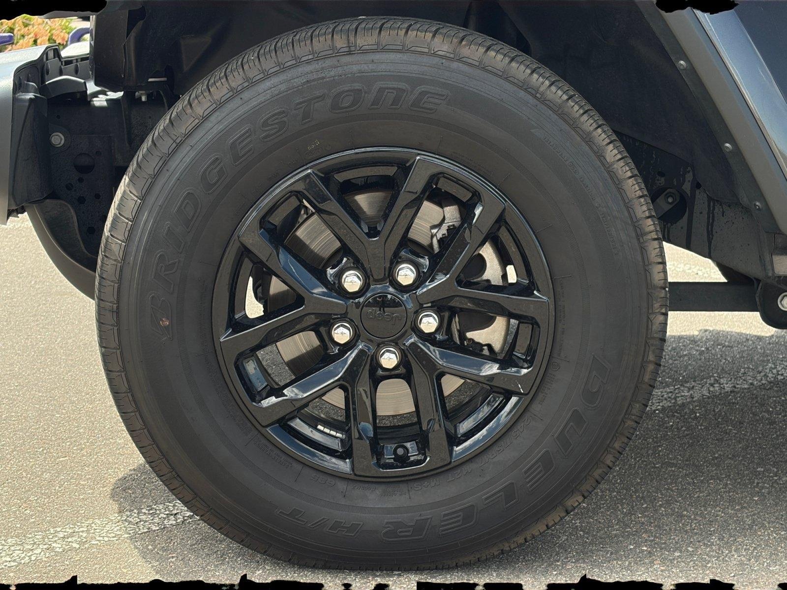 Used 2023 Jeep Gladiator Sport AWD/4WD image 12