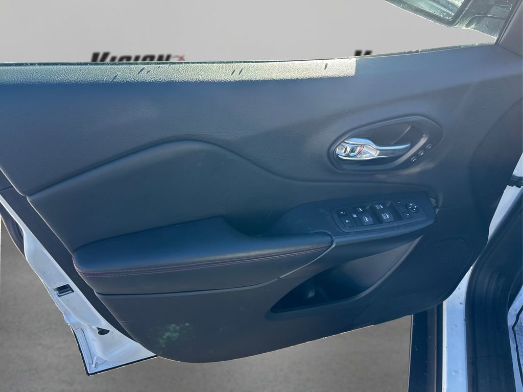 Used 2022 Jeep Cherokee Trailhawk w/ Premium Leather Package image 23