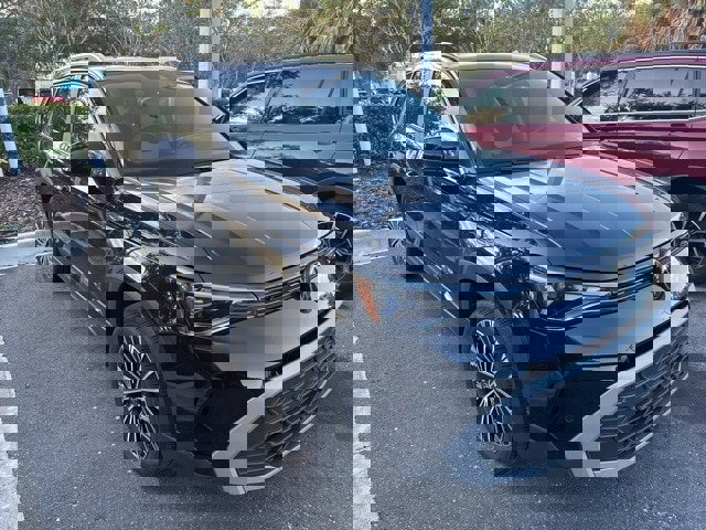 Certified 2025 Volkswagen Taos SE w/ Panoramic Sunroof Package
