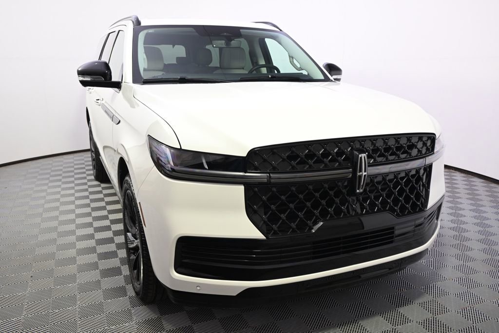 New 2026 Lincoln Navigator Reserve w/ Jet Appearance Package image 9