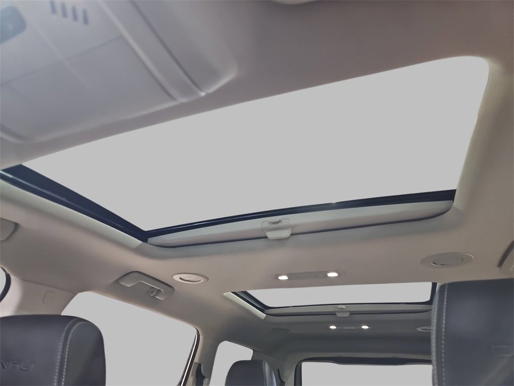 Used 2023 GMC Acadia Denali w/ Black Diamond Edition image 32