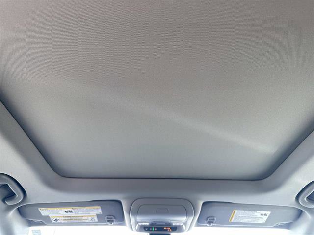 Used 2024 GMC Terrain AT4 image 21