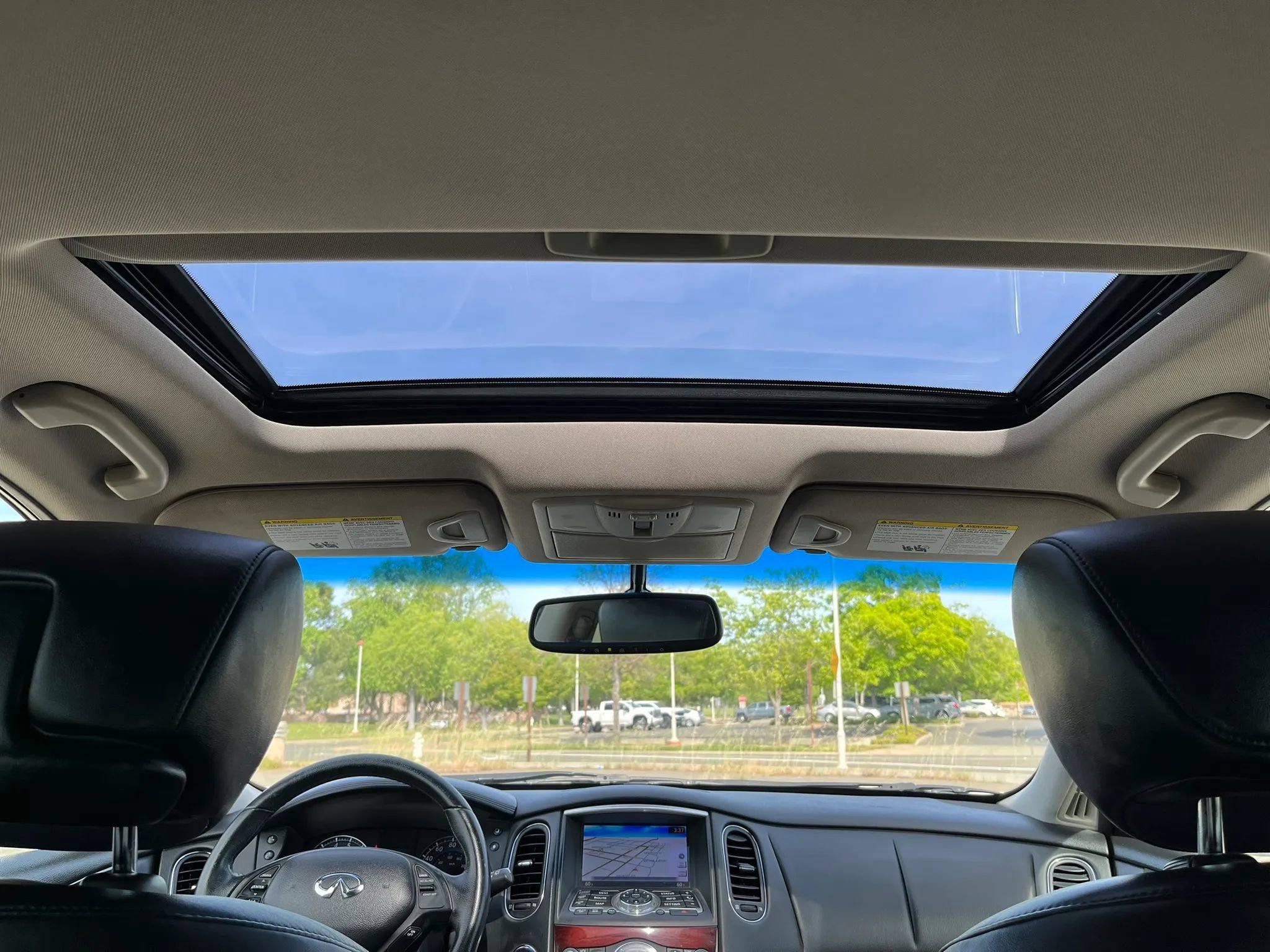 Used 2016 INFINITI QX50 2WD w/ Deluxe Touring Package image 17