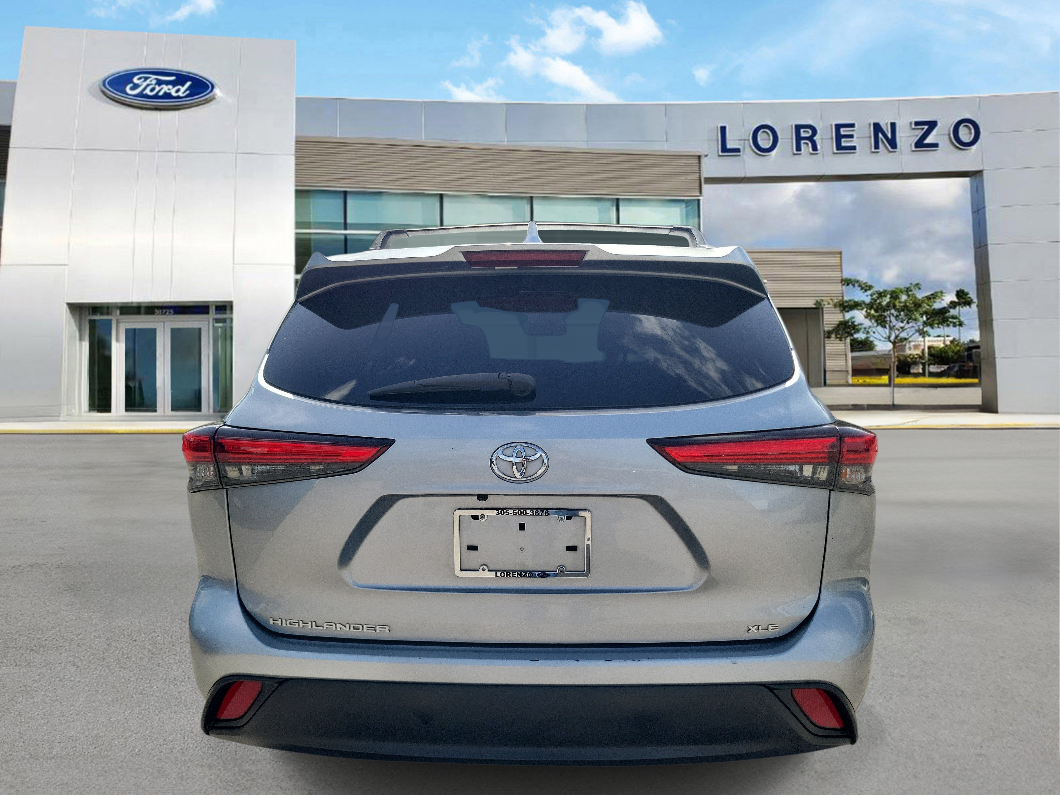 Used 2021 Toyota Highlander XLE FWD image 6