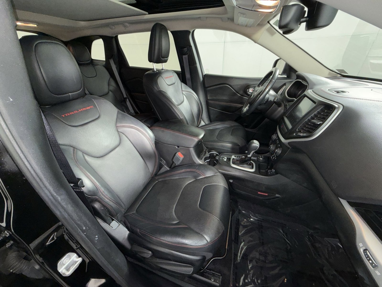 Used 2017 Jeep Cherokee Trailhawk image 27