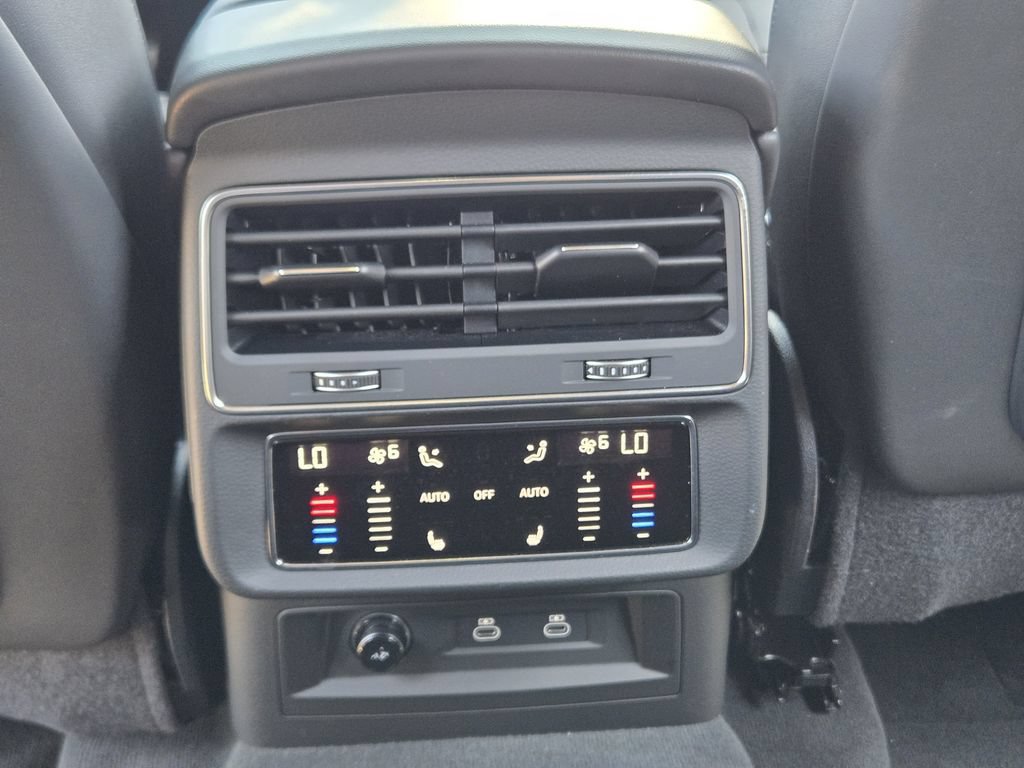 Certified 2025 Audi Q8 Premium Plus AWD/4WD image 38