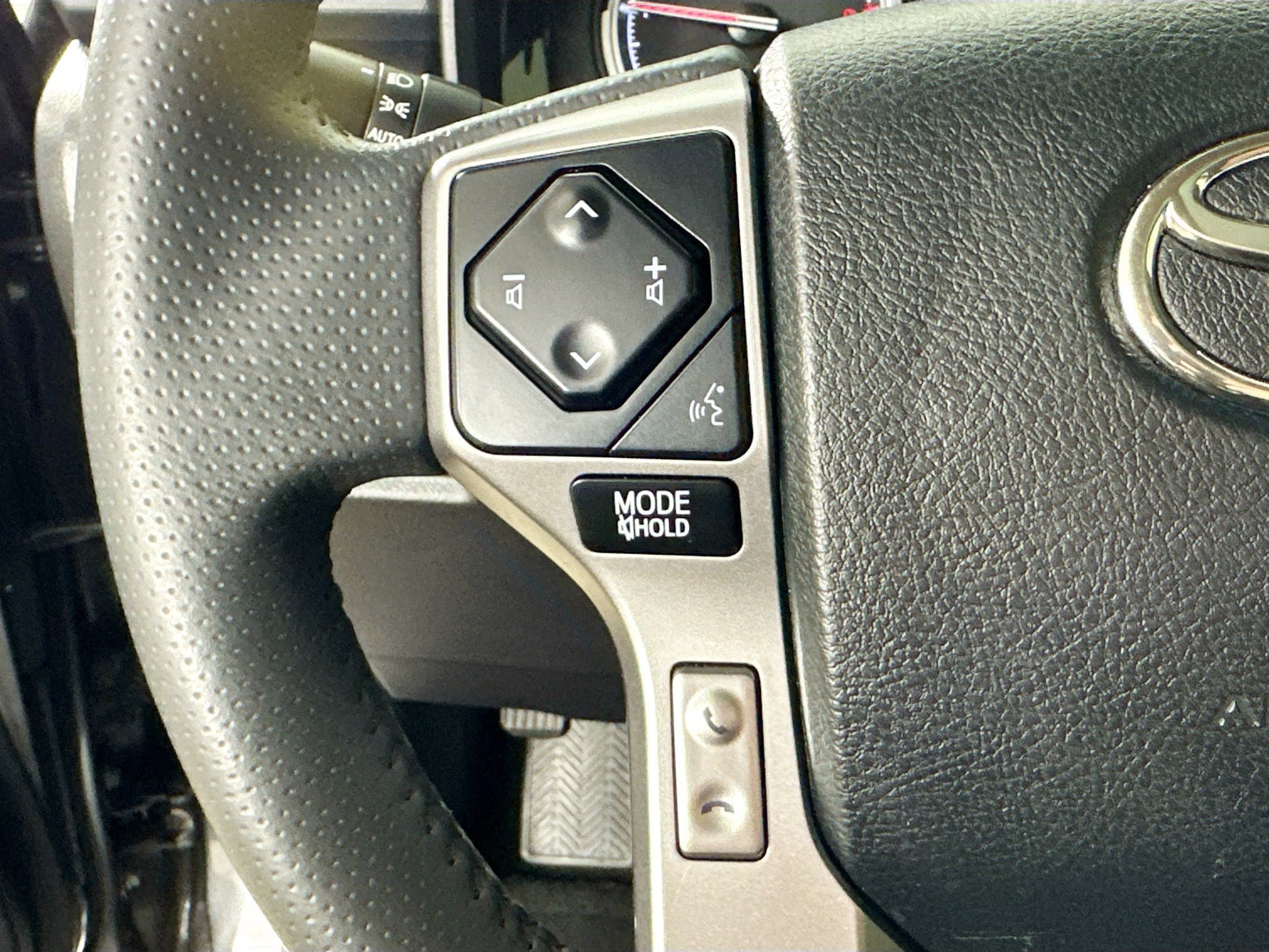 Used 2022 Toyota 4Runner Limited RWD image 13