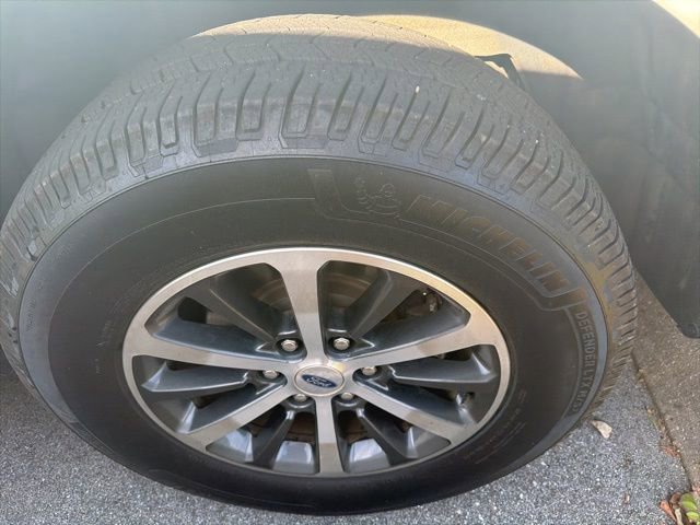 Used 2020 Ford Expedition Max XLT w/ Equipment Group 202A RWD image 16