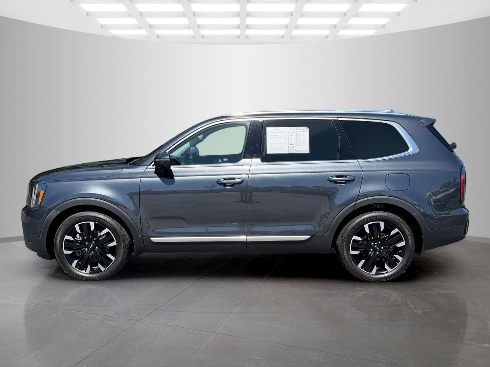 Used 2024 Kia Telluride SX Prestige AWD/4WD image 3