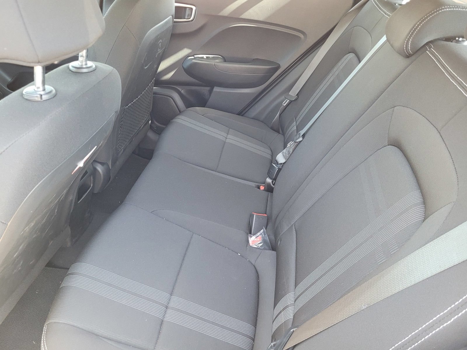 Certified 2025 Hyundai Venue SEL FWD image 18