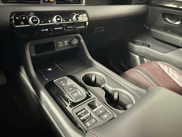 Used 2025 Honda Pilot Black Edition image 27