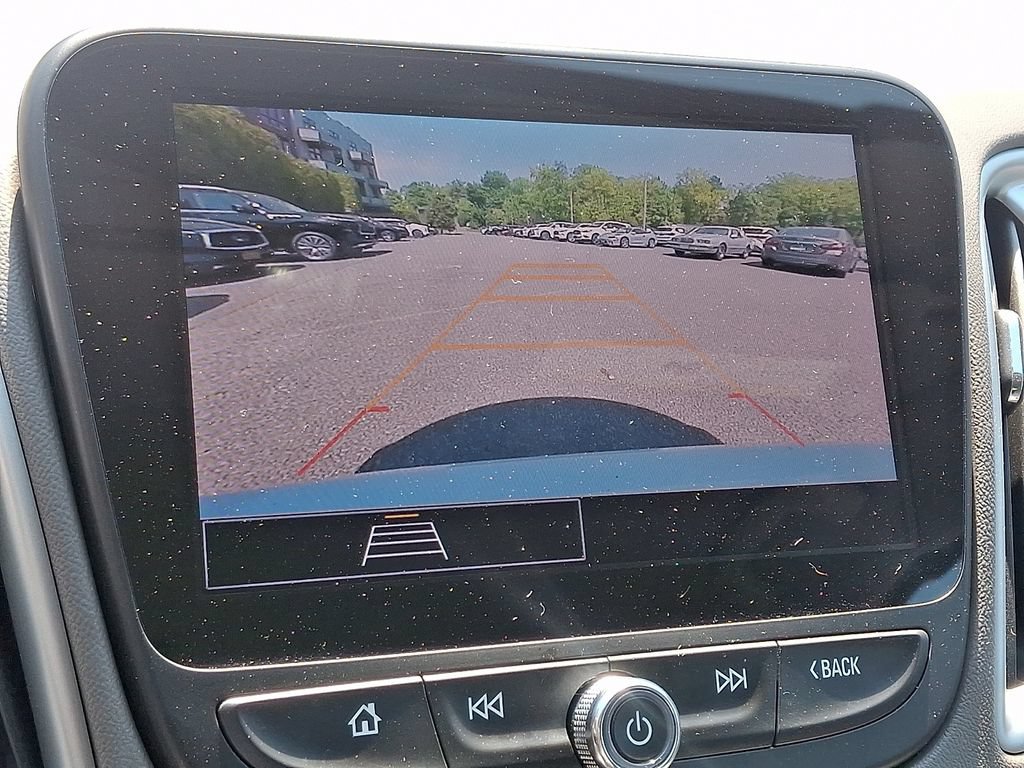 Used 2023 Chevrolet Malibu LS FWD image 17