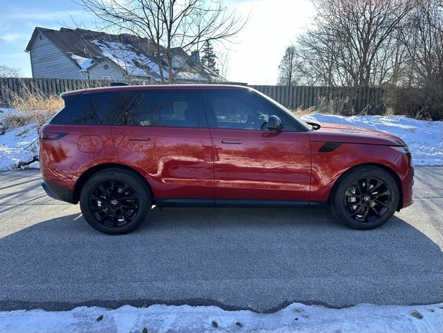 Used 2025 Land Rover Range Rover Sport SE image 4