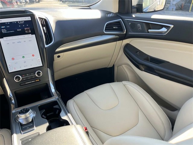 Used 2022 Ford Edge Titanium w/ Class II Trailer Tow Package image 16