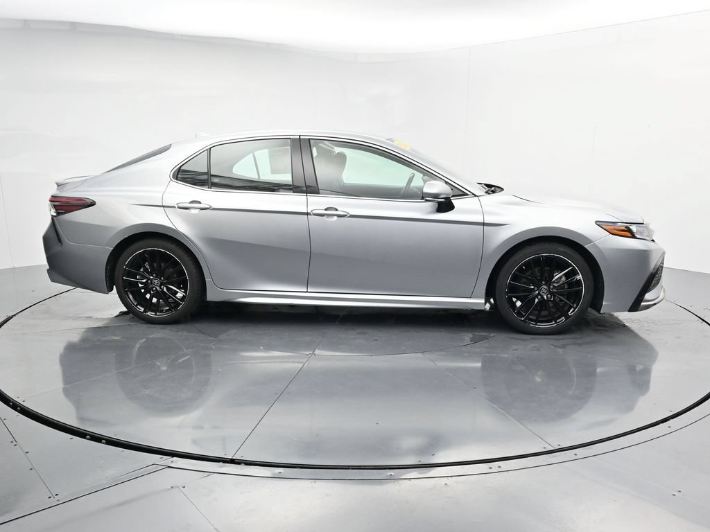 Used 2024 Toyota Camry XSE FWD image 9