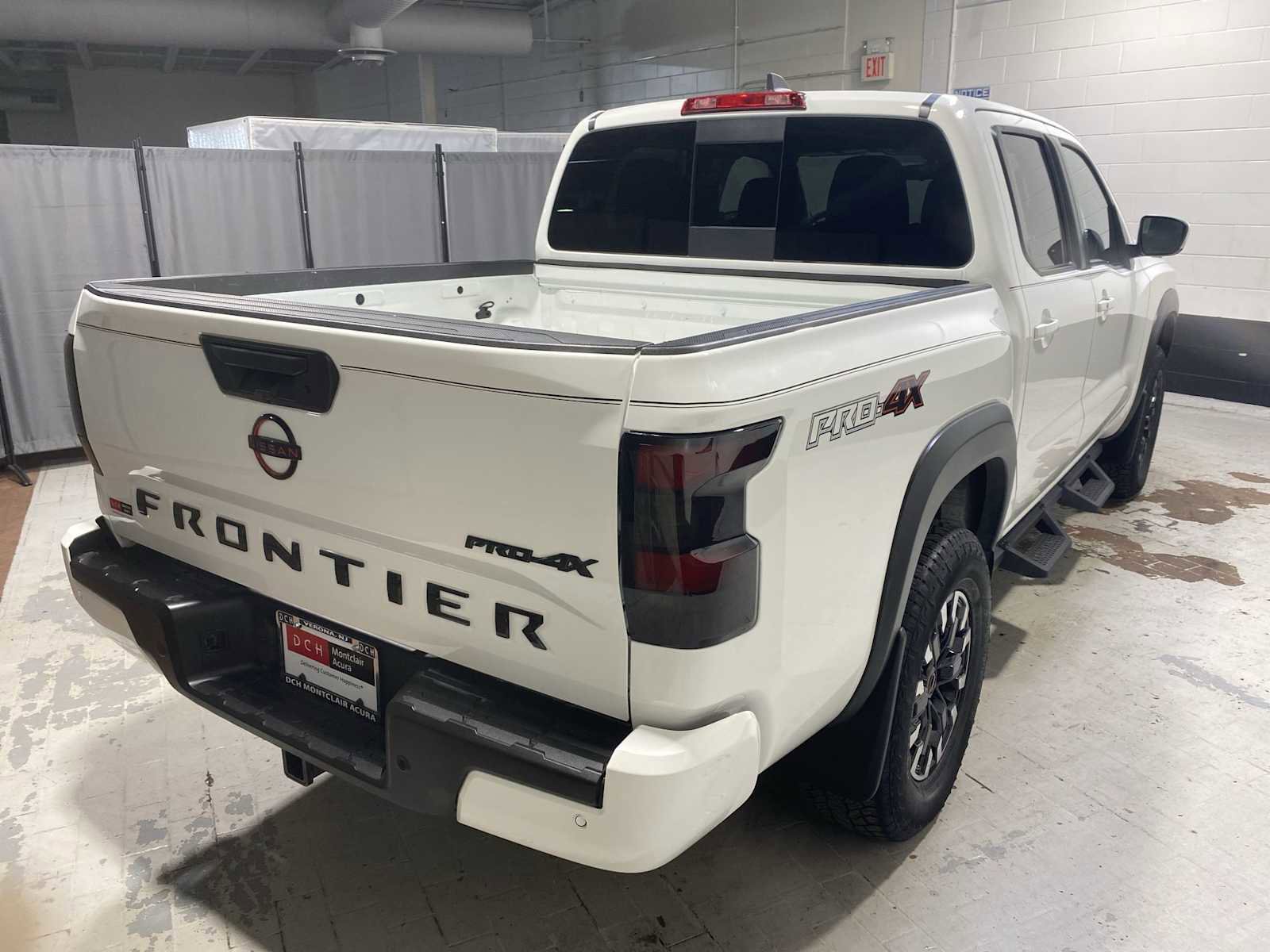 Used 2023 Nissan Frontier PRO-4X w/ Technology Package AWD/4WD image 26