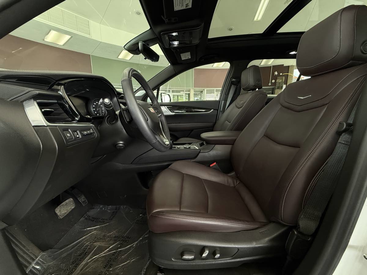 Used 2024 Cadillac XT6 Premium Luxury w/ Technology Package image 27