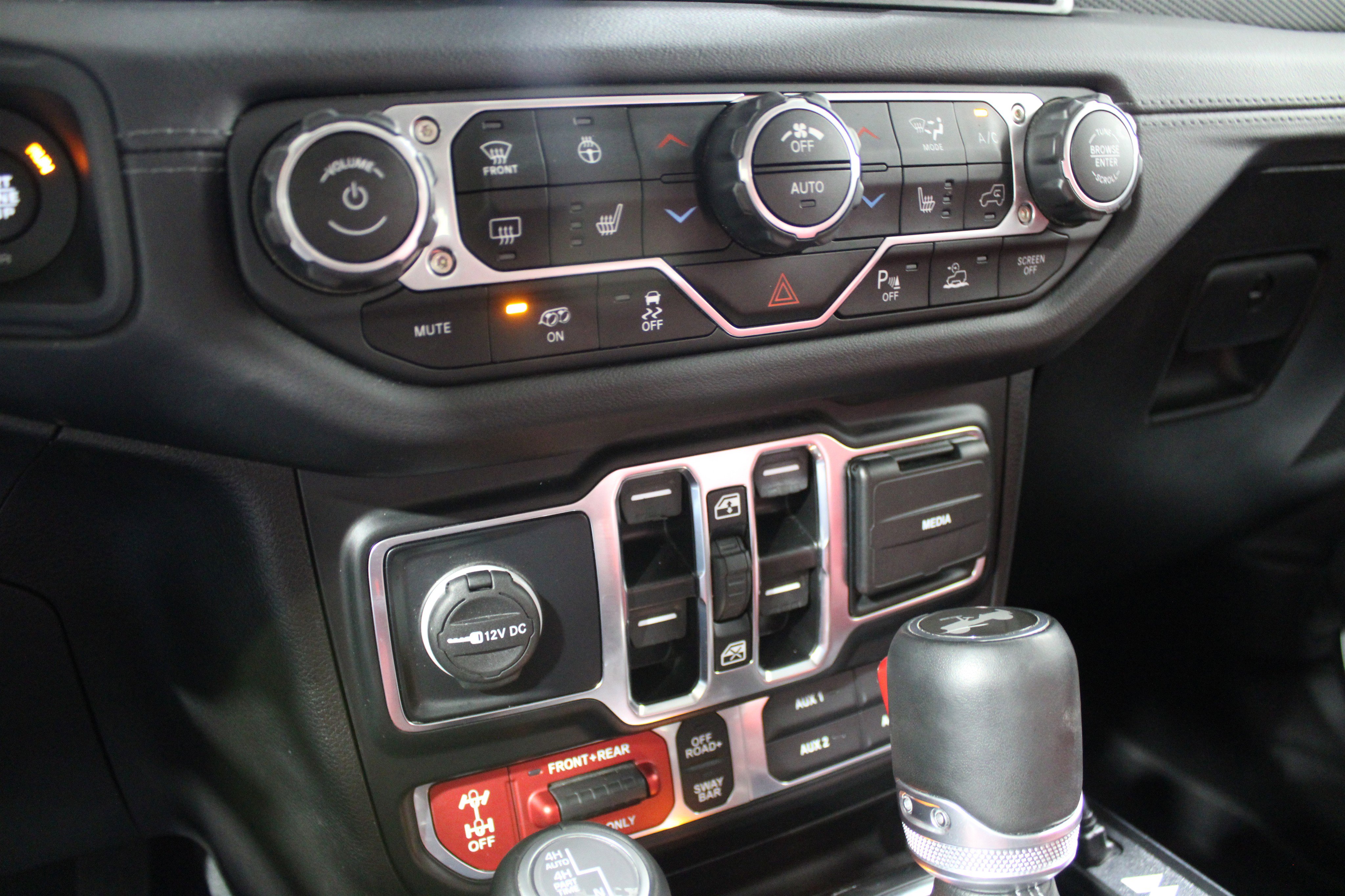 Used 2024 Jeep Wrangler Unlimited Rubicon 392 image 16