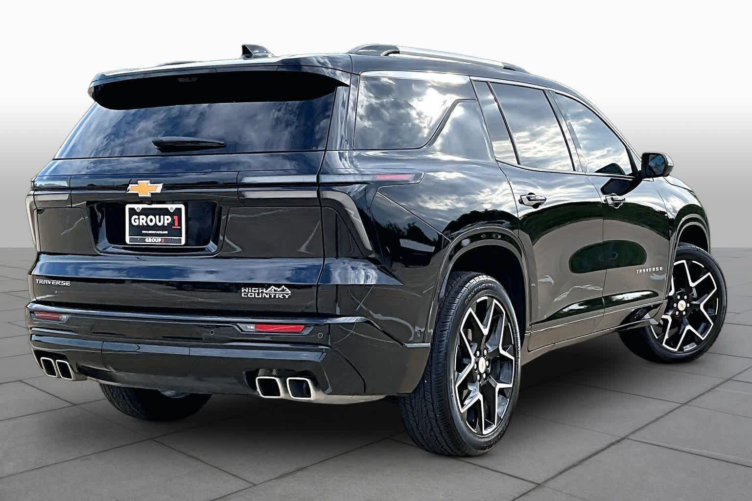 Used 2025 Chevrolet Traverse High Country w/ LPO, Floor Liner Package FWD image 13