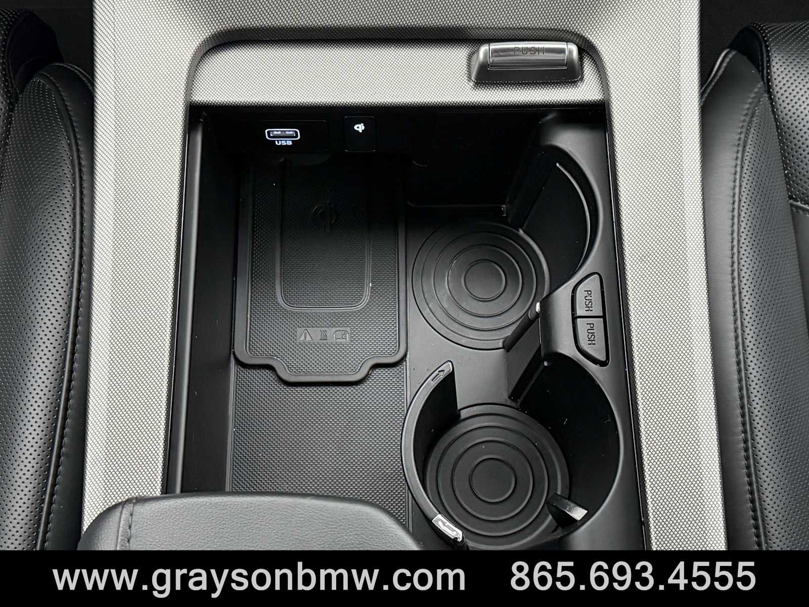 Used 2022 Hyundai Palisade Calligraphy image 17