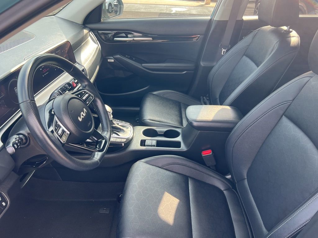 Certified 2024 Kia Seltos SX w/ SX Sunroof Package AWD/4WD image 4