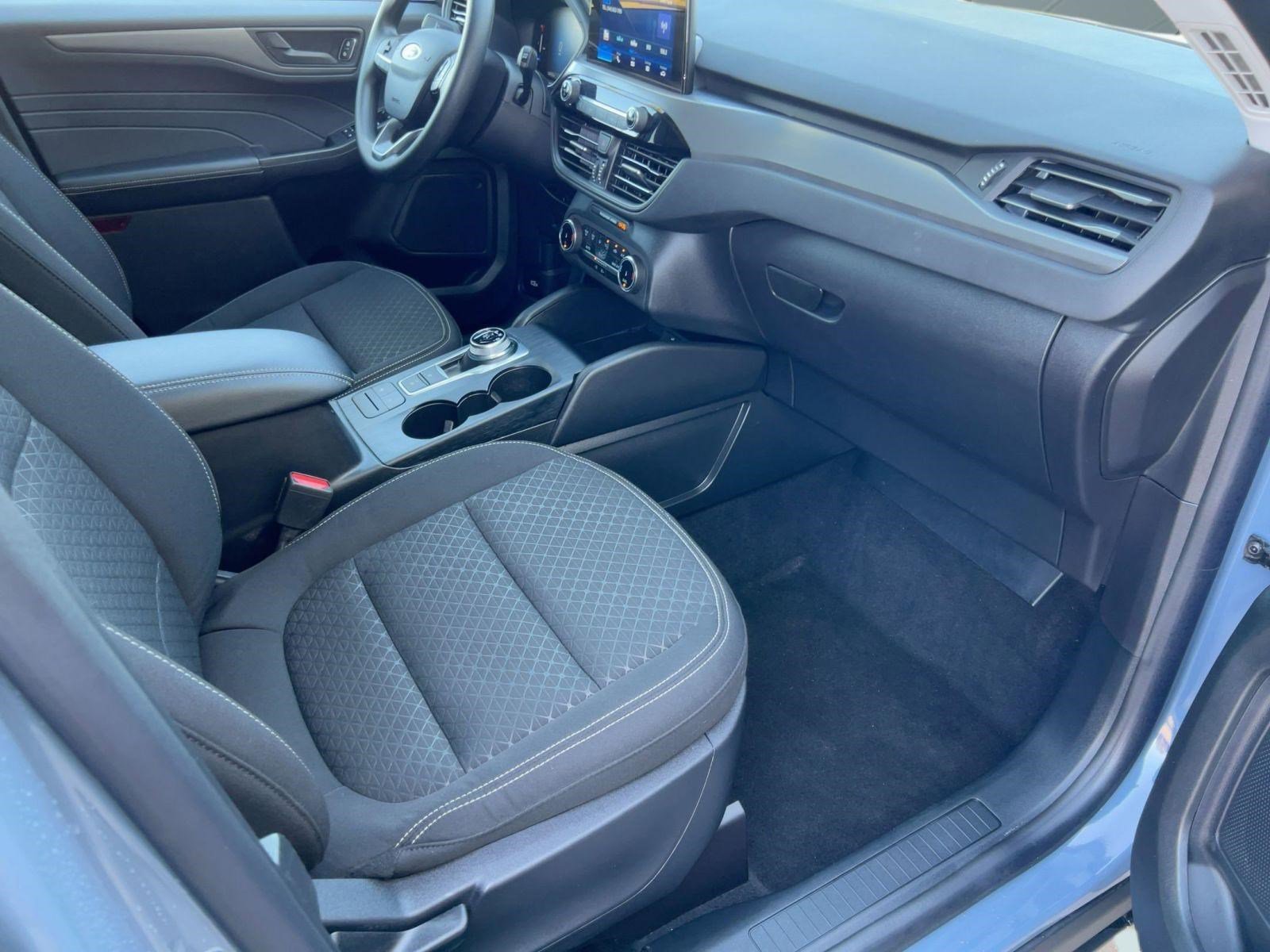 Used 2025 Ford Escape Active image 31