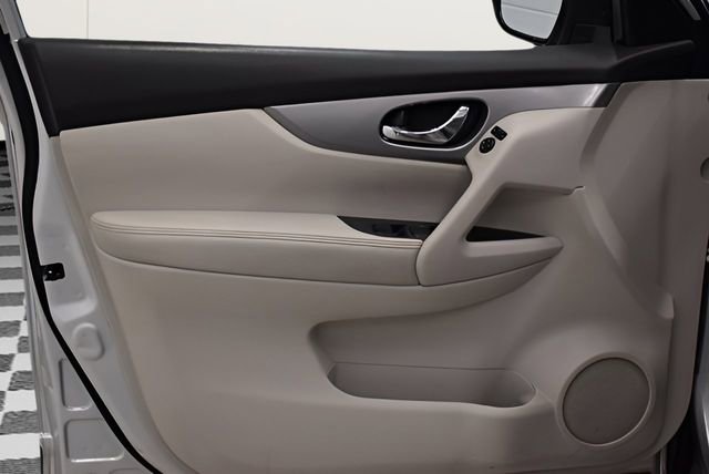 Used 2020 Nissan Rogue Sport SL image 20