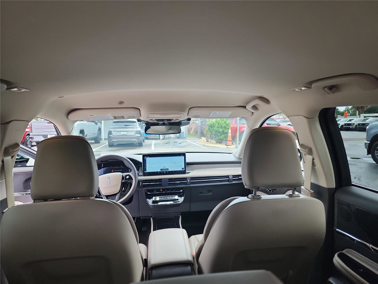 Used 2023 Lincoln Corsair FWD w/ Towing Package image 19