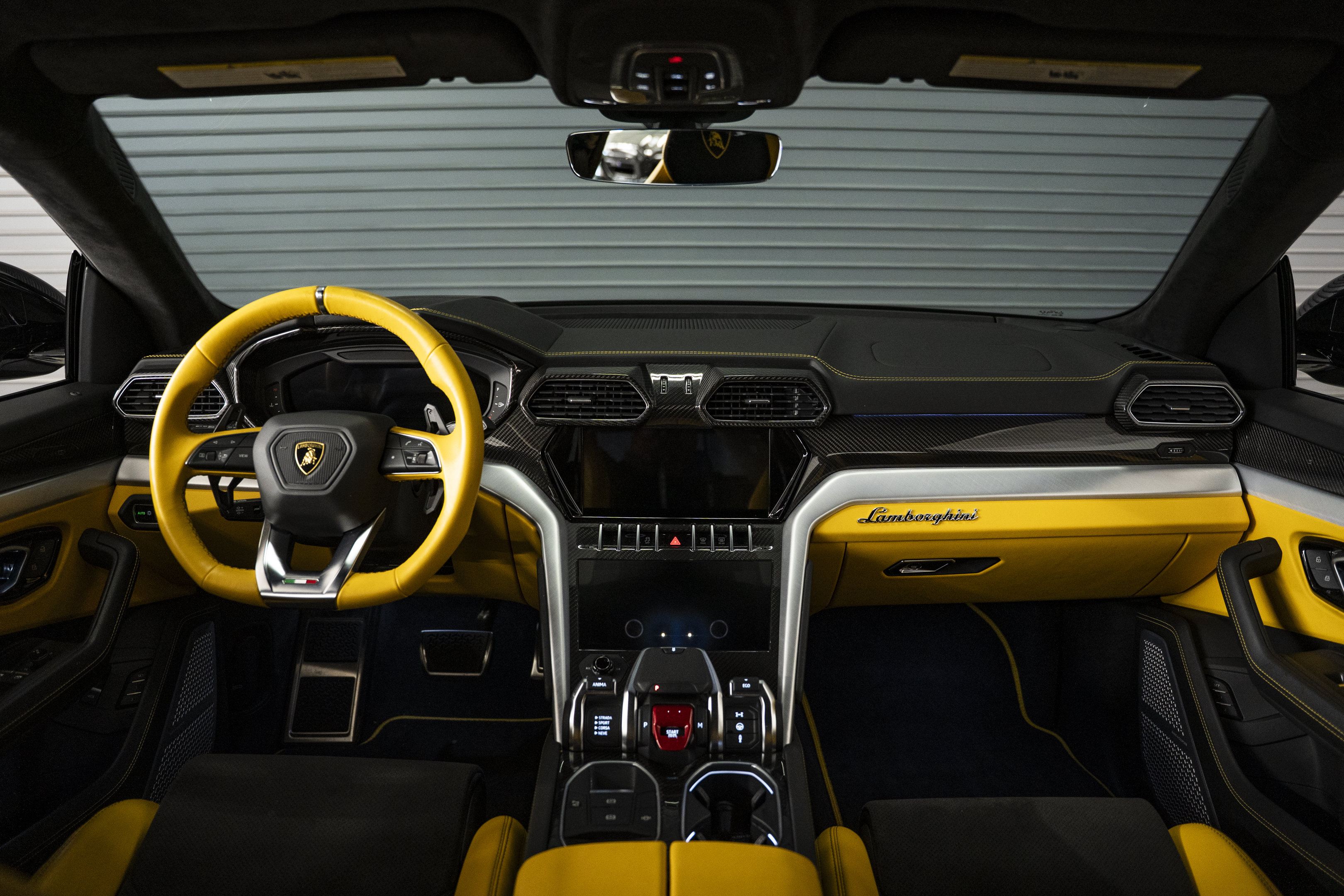 Used 2022 Lamborghini Urus AWD/4WD image 37
