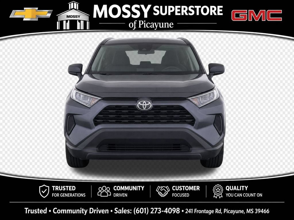 Used 2021 Toyota RAV4 LE FWD image 6