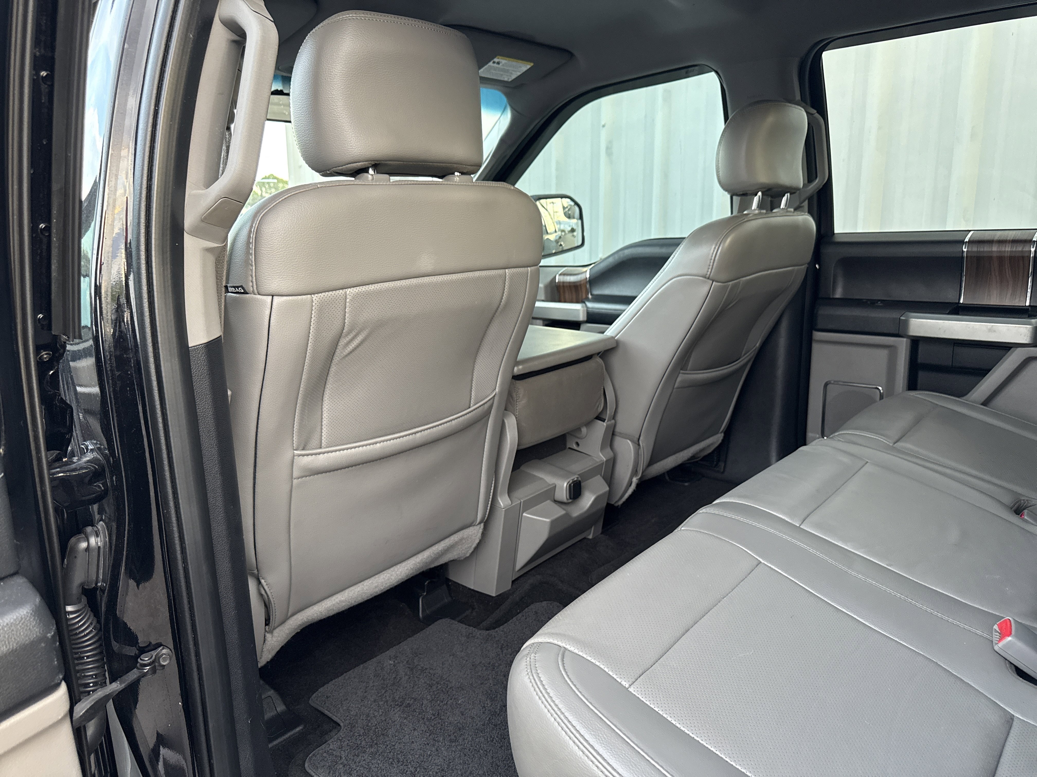 Used 2017 Ford F150 Lariat image 35