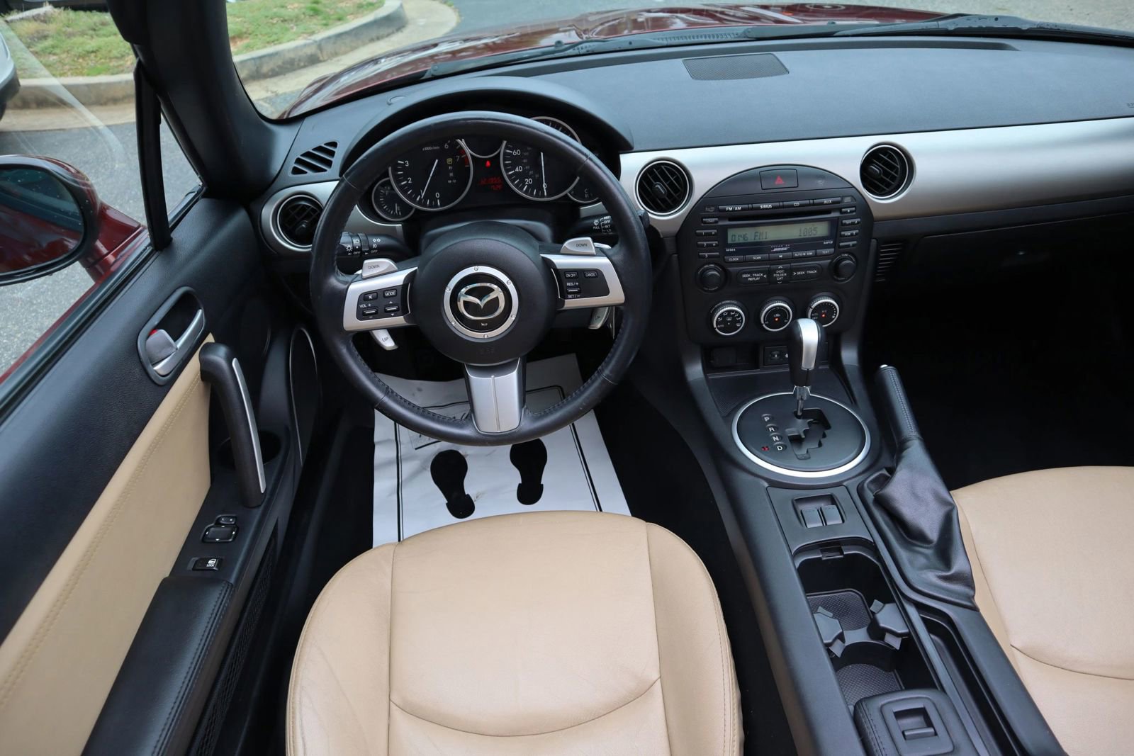 Used 2009 MAZDA MX-5 Miata Grand Touring image 11