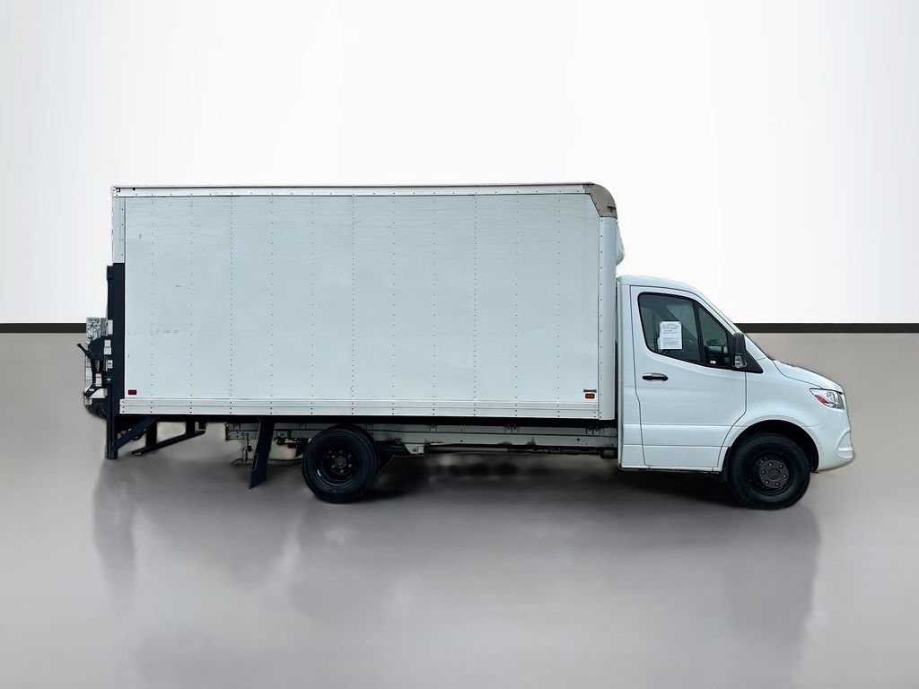 Used 2023 Mercedes-Benz Sprinter 4500 image 2