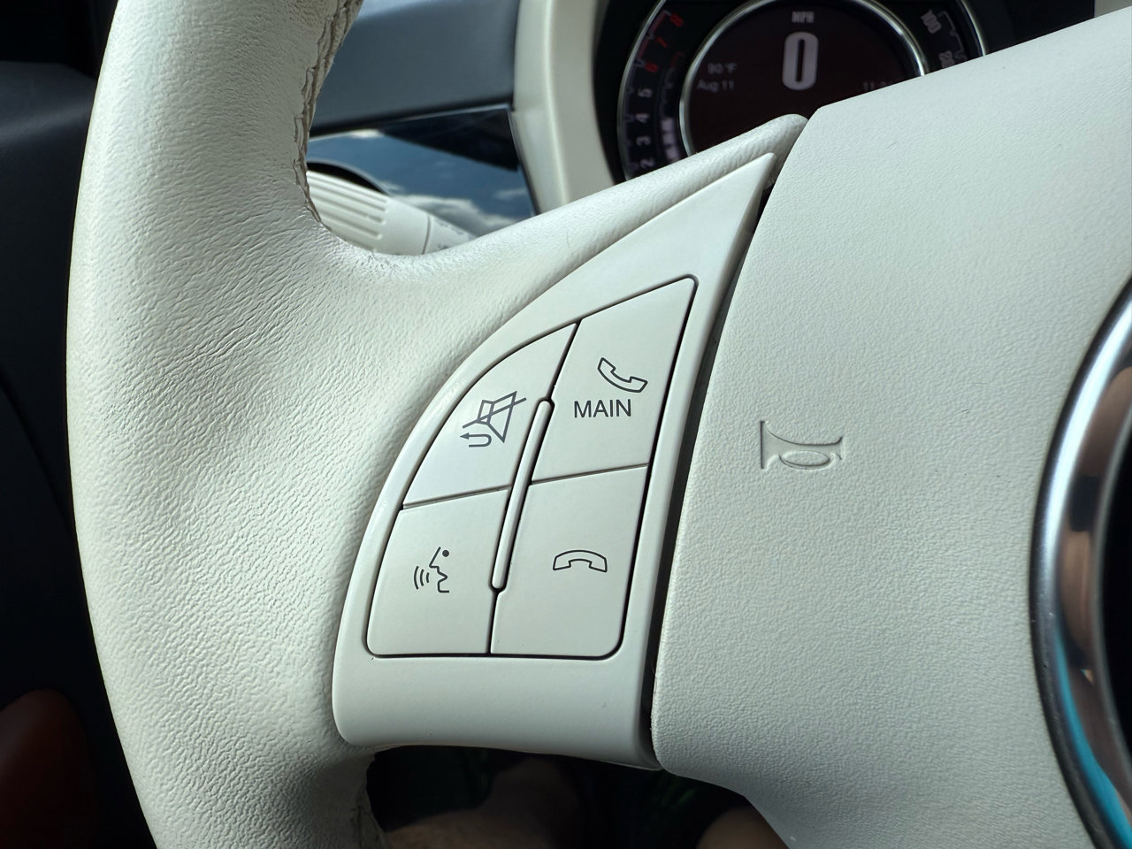 Used 2017 FIAT 500 Lounge image 28