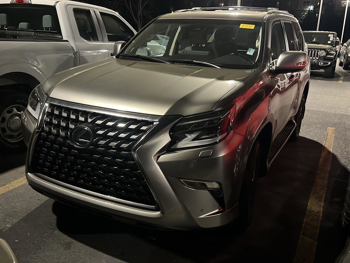 Used 2023 Lexus GX 460 Premium image 2