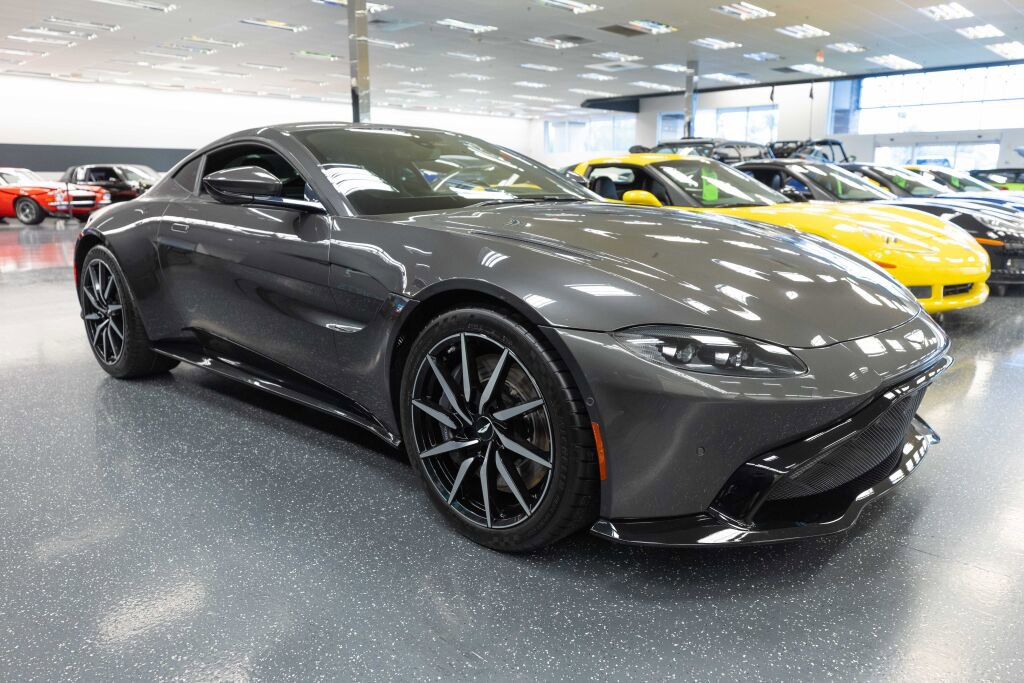 Used 2020 Aston Martin V8 Vantage Coupe image 4