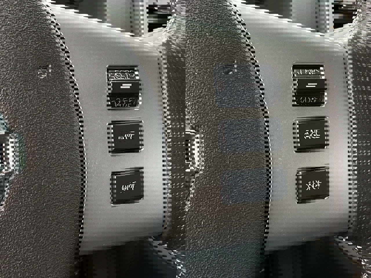 Used 2016 Nissan Frontier PRO-4X w/ Pro-4x Luxury Package image 26