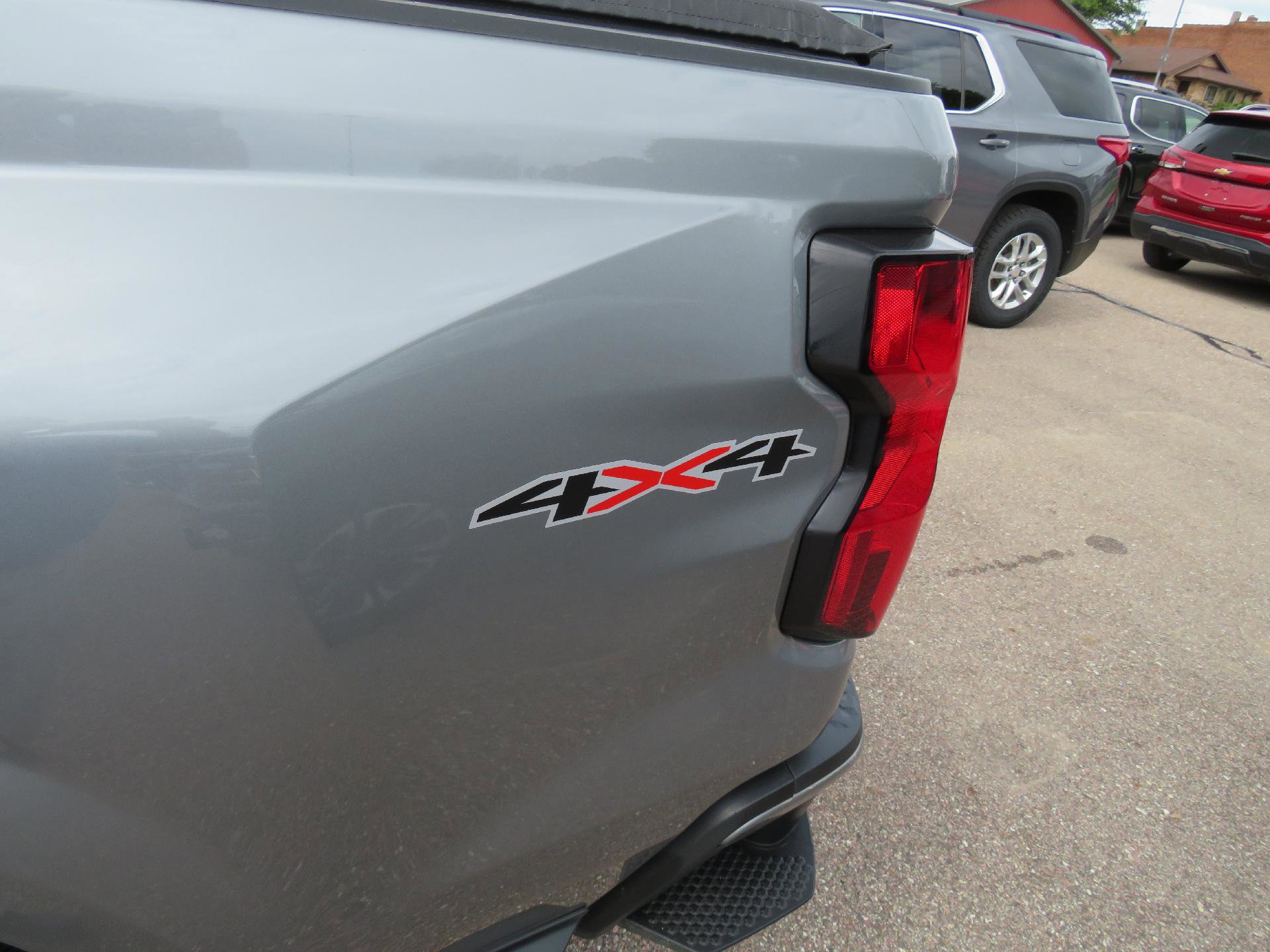 Used 2023 Chevrolet Colorado LT w/ LT Convenience Package II image 8