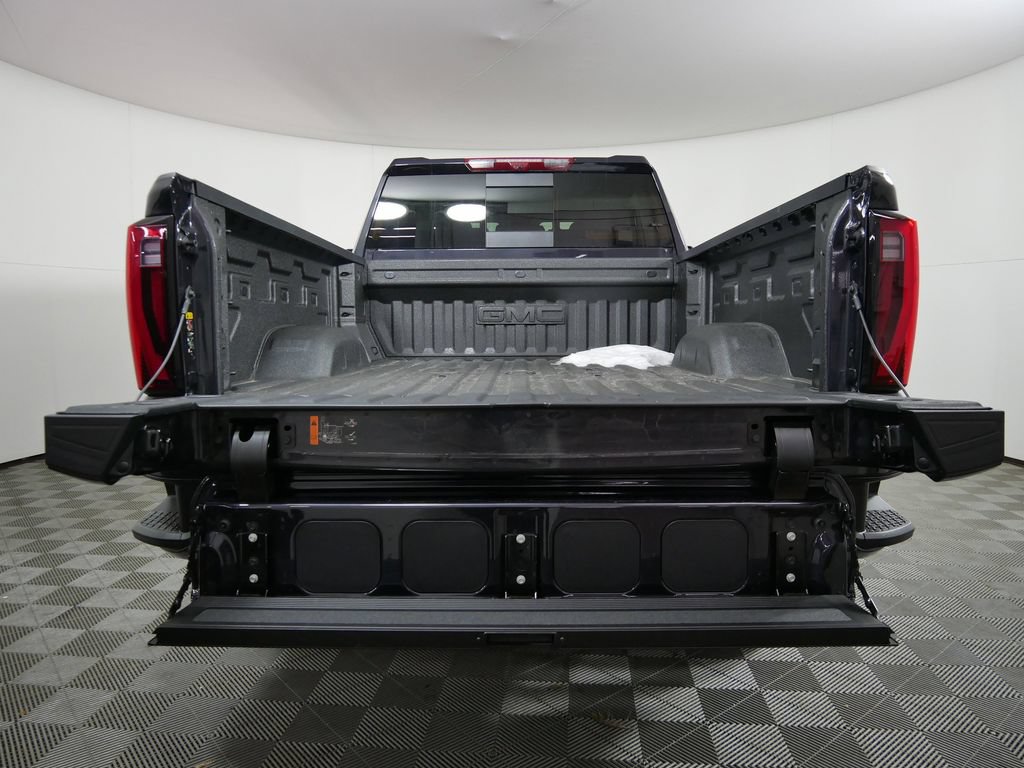 New 2026 GMC Sierra 3500 Denali w/ Denali Reserve Package AWD/4WD image 4