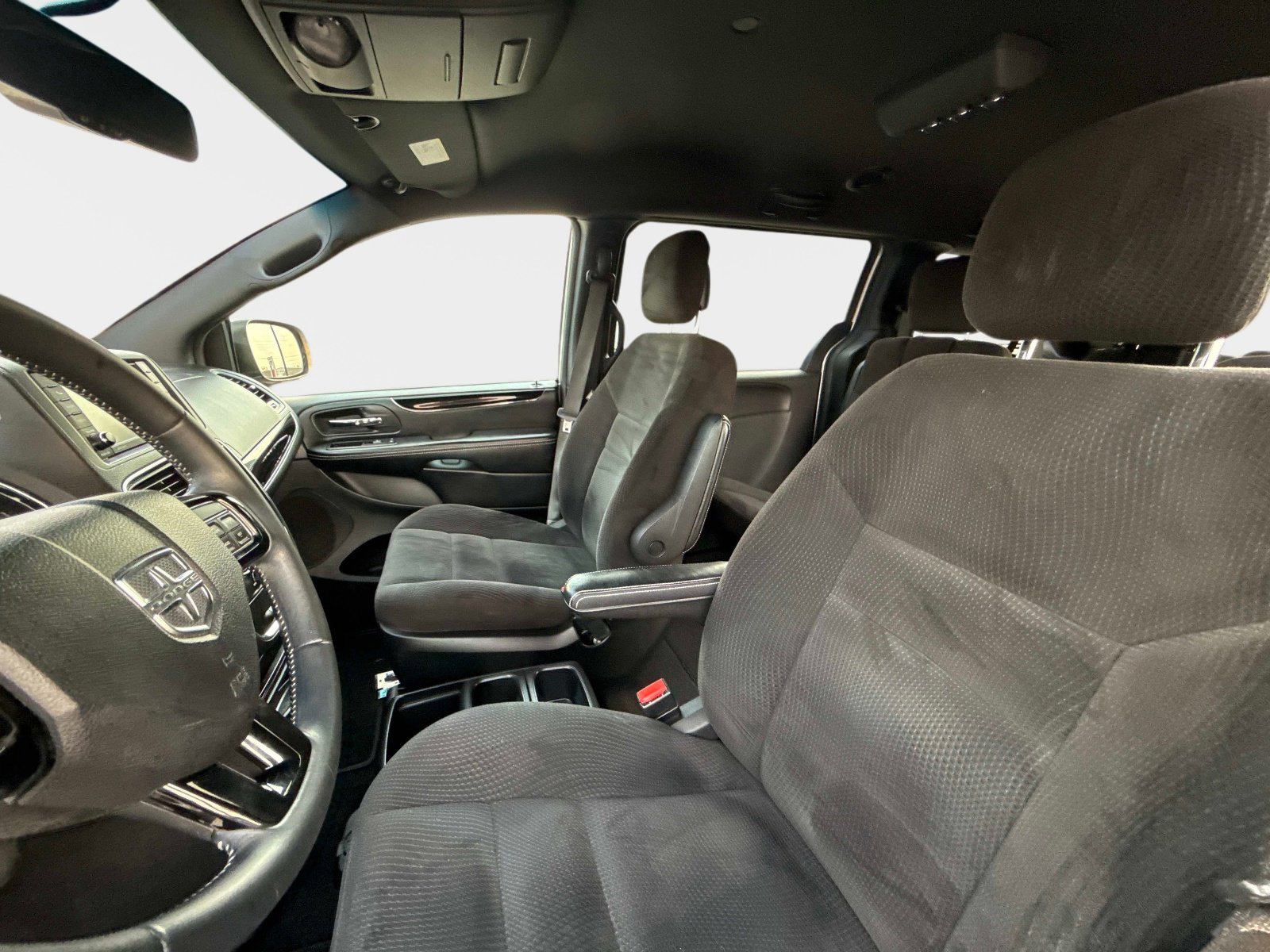 Used 2017 Dodge Grand Caravan SE image 20