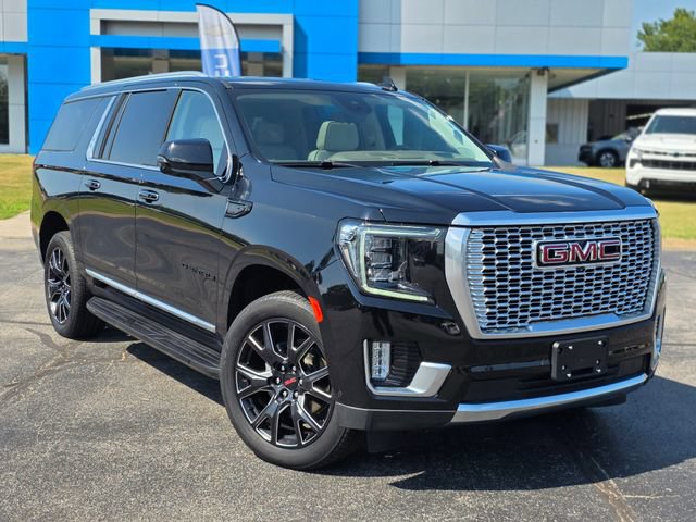 Used 2024 GMC Yukon XL Denali w/ Advanced Technology Package AWD/4WD image 2