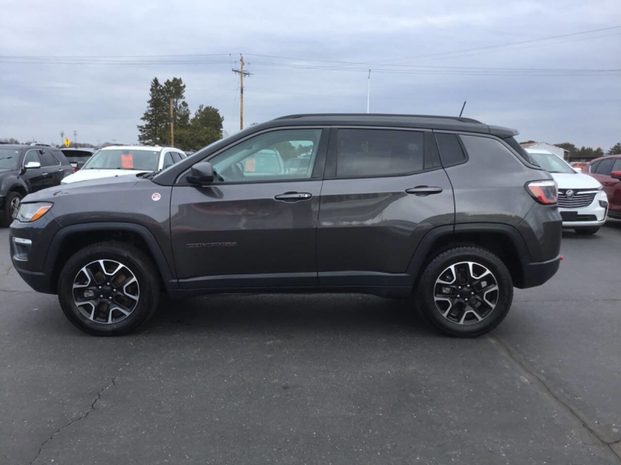 Used 2021 Jeep Compass Trailhawk image 4