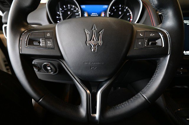 Used 2019 Maserati Levante GranLusso AWD/4WD image 35