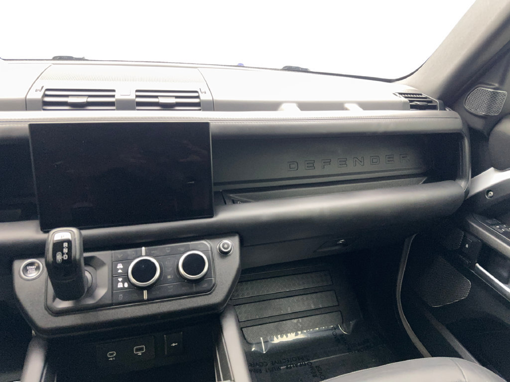 Used 2023 Land Rover Defender 110 V8 AWD/4WD image 56