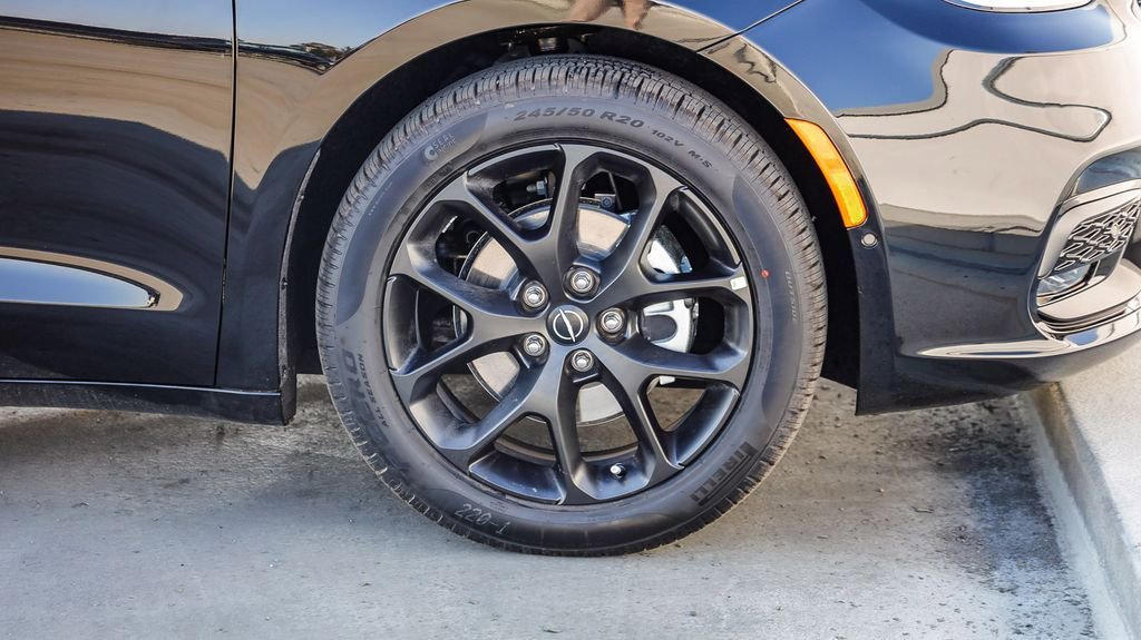 New 2026 Chrysler Pacifica Limited w/ S Appearance Package image 11