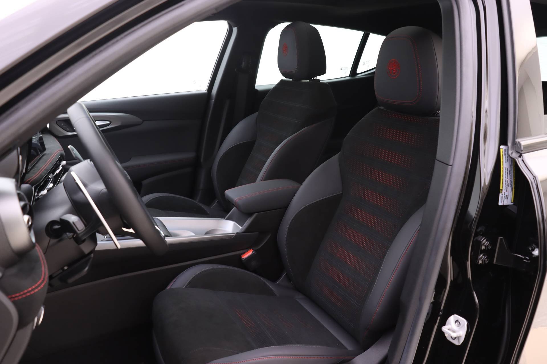 New 2024 Alfa Romeo Tonale Veloce w/ Active Assist Package image 7