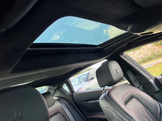 Used 2016 Maserati Quattroporte S RWD image 30