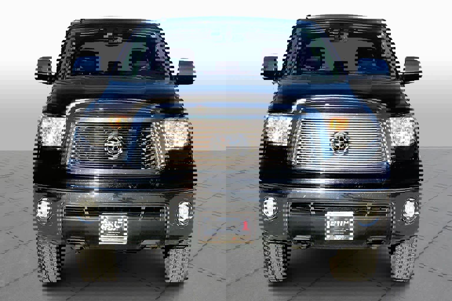 Used 2011 Toyota Tundra Limited w/ Platinum Pkg image 4